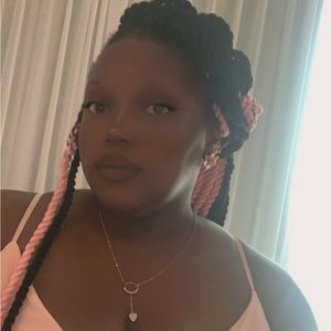 Meet your Posher, Latoria